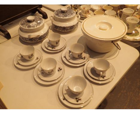 Eighteen piece Bavarian tea set and a lidded commode pot