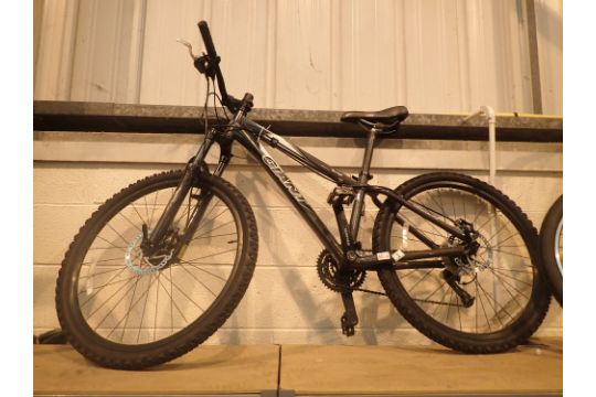 giant 27 speed mountain bike