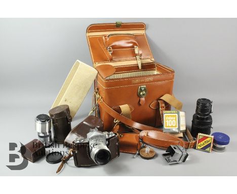 This lot includes an Exakta Varex VX Jhagee Dresden two-system camera for miniature photography with both viewfinders and ins