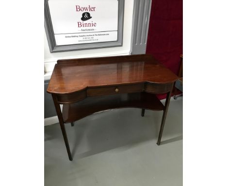 A Victorian Mahogany two tier console table. Fitted with single under drawer. Measures 73x91x50cm 