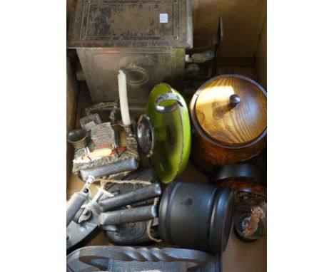 A mixed lot of assorted items to include a lacquered cylindrical box depicting a soldier walking in landscape, a vintage toas