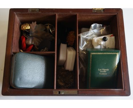 A mixed quantity of assorted costume jewellery, to include hallmarked silver Celtic design brooch, together with two base met