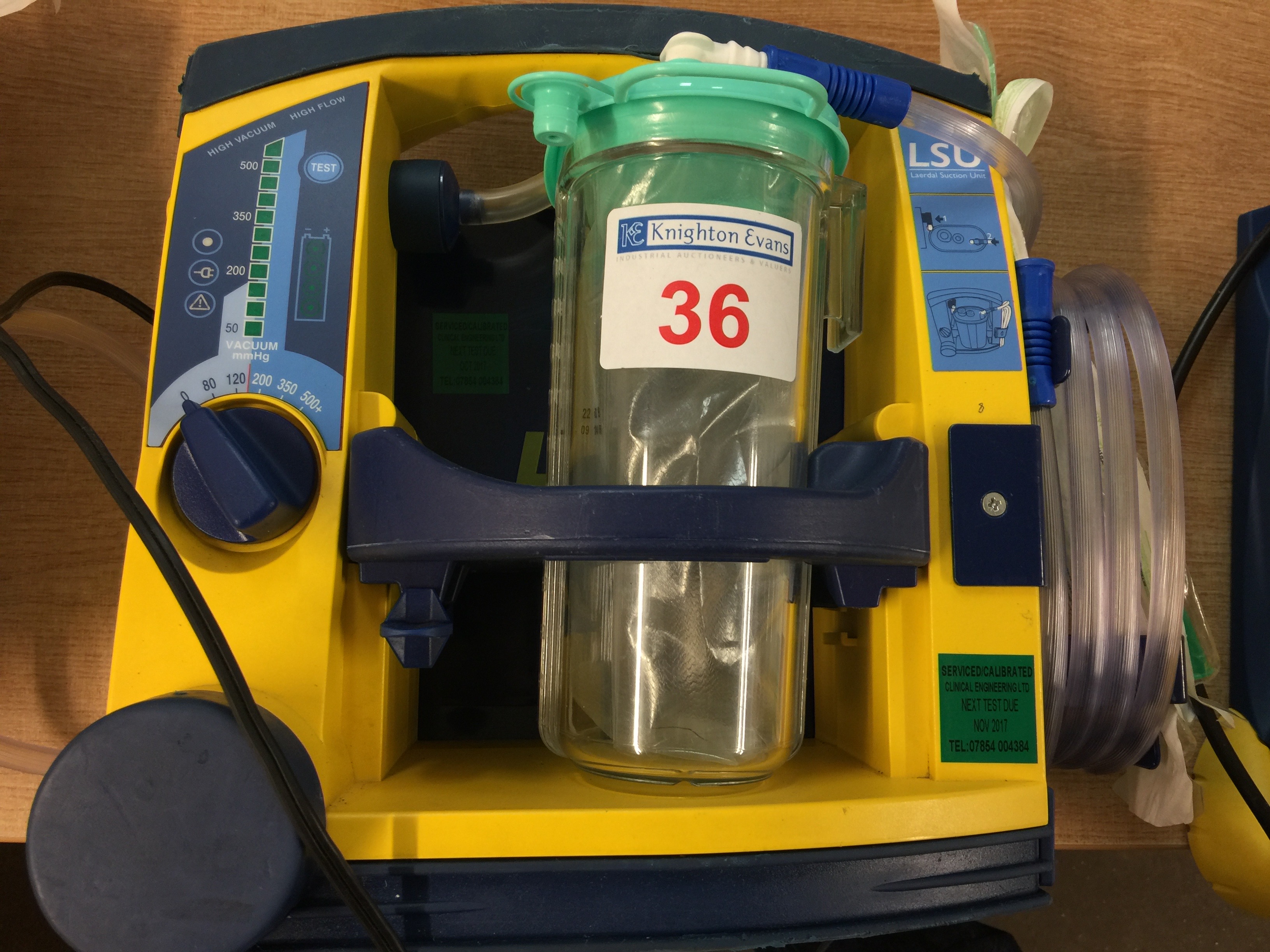 Laerdal Lsu Portable Suction Unit With Mounting Plate And 12v Charger 