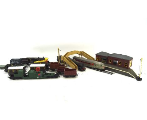 A collection of 00 Gauge locomotives, coaches, buildings and accessories, including Lima, Hornby, Tri-ang and others 