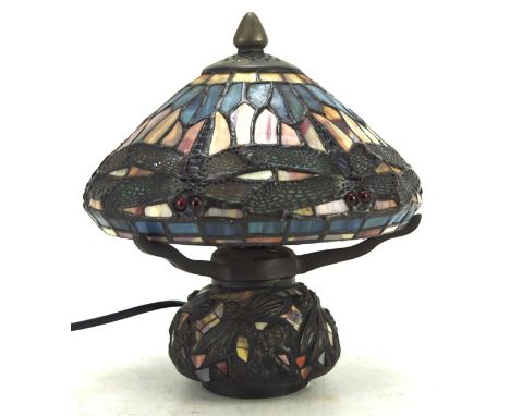 A Tiffany style table lamp cast with dragonflies by the Kind light Manufactory Ltd, electrified, H23cm 