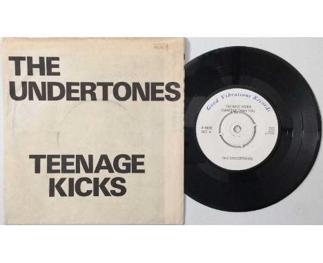 THE UNDERTONES - TEENAGE KICKS EP (GOT4 - OG BLACK/WHITE SLEEVE DESIGN). Lovely rare piece by The Undertones to include Teena