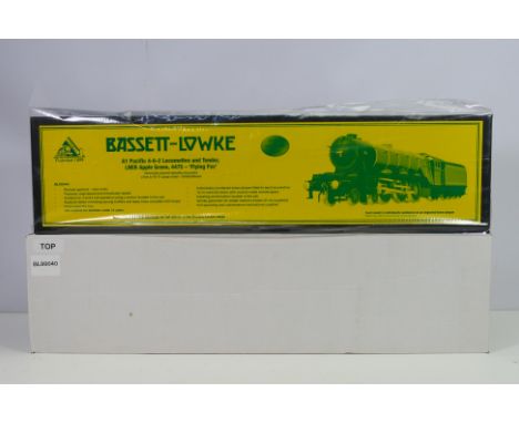 Bassett-Lowke - A boxed Limited Release Bassett Lowke BL99040 O gauge A1 Pacific 4-6-2 locomotive and tender Op.No. 4475 'Fly