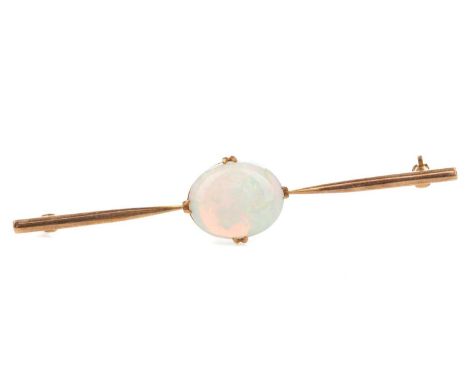 OPAL BAR BROOCHset in nine carat gold, 3.7g