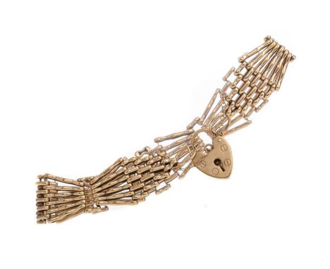 GOLD GATE BRACELET,with nine carat gold heart shaped padlock clasp, 23.3g