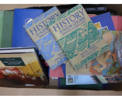 Carton containing miscellaneous Art books to include History Junior Course - by E. Nunn, etc (a lot) 