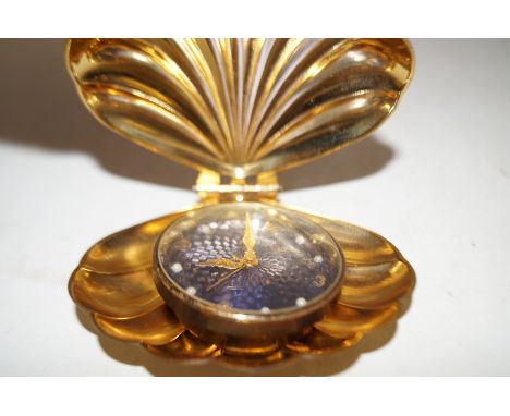 Helveco travel clock in oyster shell 