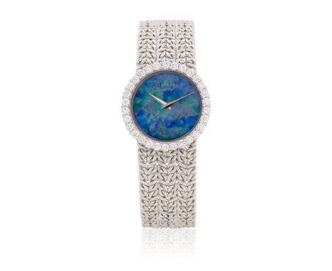 CHOPARD L.U.C. SIGNED STEFFEN REF. 4009 IN WHITE GOLD, 70s - Case: signed, n. 20517, 18K white gold, bezel set with diamonds,