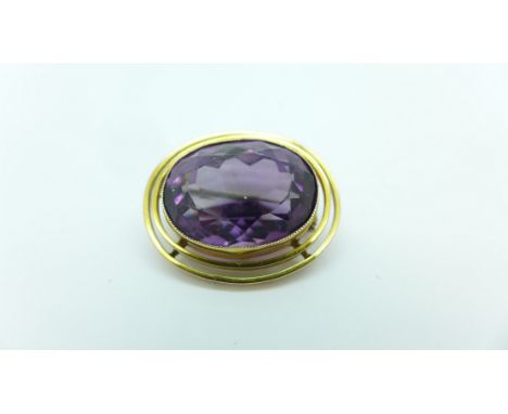 A 9ct gold and amethyst brooch, 5.9g