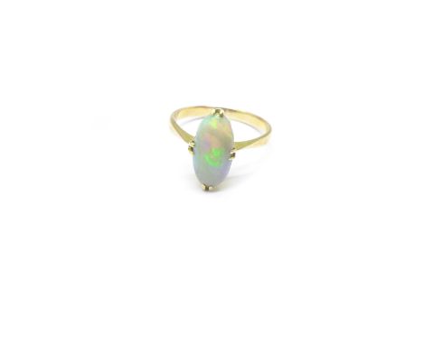 A 9ct gold and opal ring, 1.4g, H