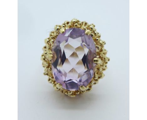 A 9ct gold and amethyst ring, 5.8g, N