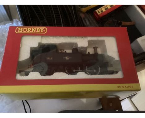 Large selection of Loco and Carriages from Hornby and others including a boxed R2539 Hornby and many other large selection of
