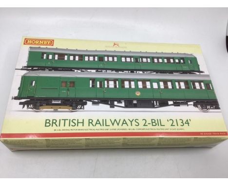 Model Railway Interest; Hornby BR Dual R2134 2 BIL boxed R3162carriage set-as sold and appears unused (1)