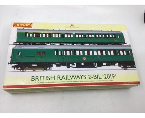 Hornby Model Railway interest ; Dual Pack R3257 carriage set 2-BIL 2019 set-still packed unused carriages Boxed
