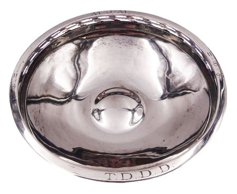 Modern silver dish, of circular form with pierced gallery to rim, hallmarked Albert Edward Jones, Birmingham 1992, H4.5cm D16