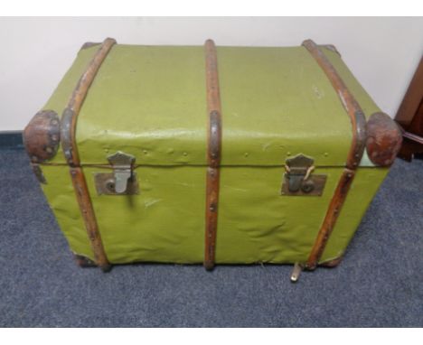 An early twentieth century bentwood bound trunk 