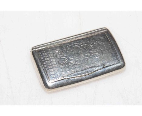 Georgian silver snuff box having engraved decoration, bearing Newcastle hallmark, 3.75cm across.