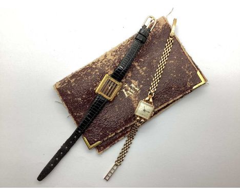 A Vintage 9ct Gold Cased Ladies Wristwatch, the rectangular dial with Roman numerals and dot markers, within plain, to later 