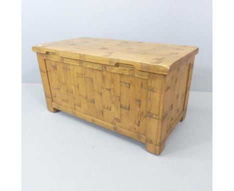 A modern light oak blanket box. 98x51x50cm. 