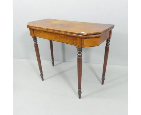 A Victorian mahogany fold-over card table of canted form. 92x76x45cm. 