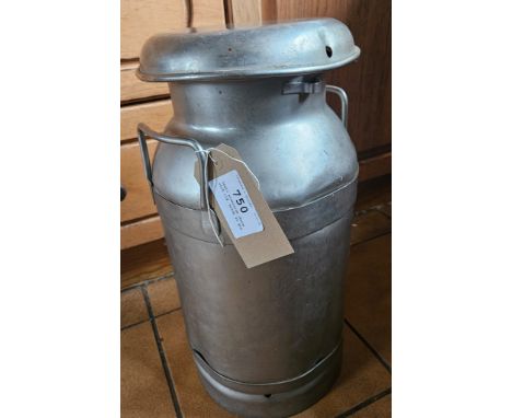 Small aluminium churn with lid, holds 20 qts