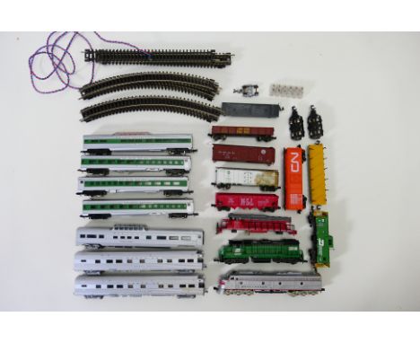 Life-Like- Atlas - Con-Cor - Arnold - A small group of unboxed N gauge American themed locomotives, rolling stock and some tr