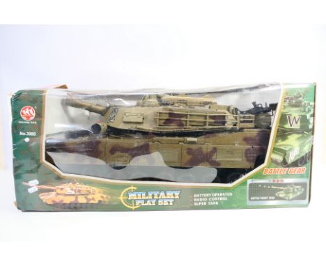 Hailaing Toys - A boxed radio controlled 1:12 scale Expert Edition 'Battle Front Tank'. The tank appears to be in Mint condit