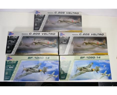 21st Century Toys - Five boxed 21st Century Toys plastic 1:32 scale model aircraft kits. Lot consists of #22113 Macchi C.205 
