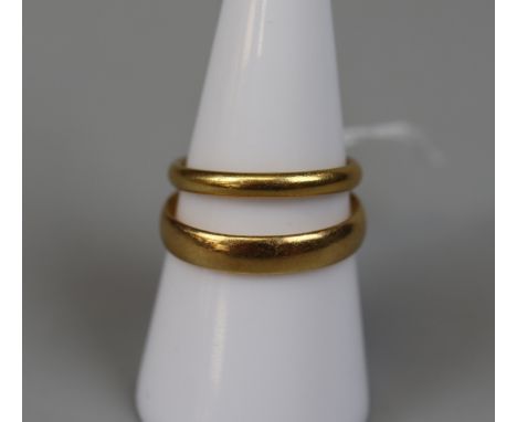 22ct gold his and hers wedding bands - Approx weight 6g - Gents size: R &amp; Ladies L 