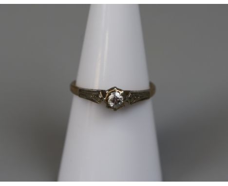 9ct gold diamond set ring - Size: M 