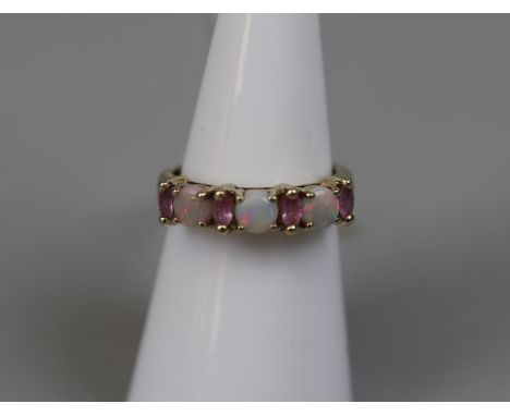 9ct gold amethyst and opal set ring - Size: K 