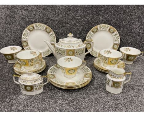 Royal Crown Derby Green Derby Panel 20 piece tea service