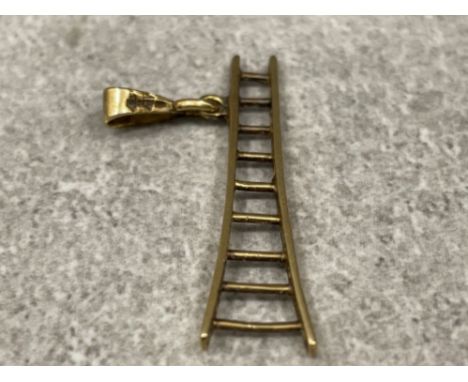 9ct gold ladder pendant/charm 1.3G