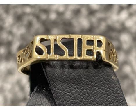 9ct gold Sister ring. Size R 1.4g