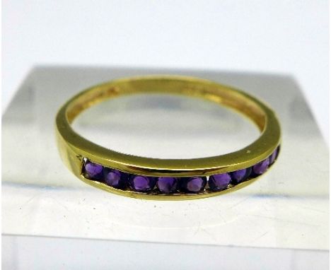 A 9ct gold and amethyst ring, weight 1.2g, size O