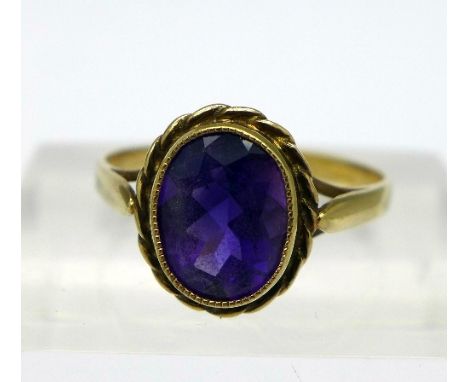 A 9ct gold and amethyst ring, weight 1.9g, size O