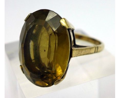 A 9ct gold and citrine ring, weight 7g, size O