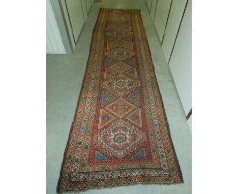 A Caucasian runner, 399 x 99 cm