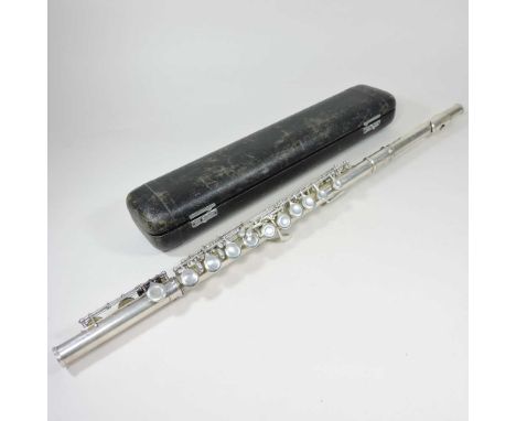 A Levington model S81 flute, numbered B03899, in a fitted case, 44cm