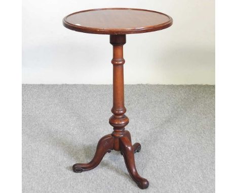 A Victorian mahogany tripod table, on turned column, 73cm high