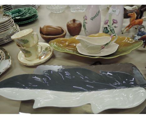 A selection of ceramics including Crown Devon, Royal Winton and Carltonware