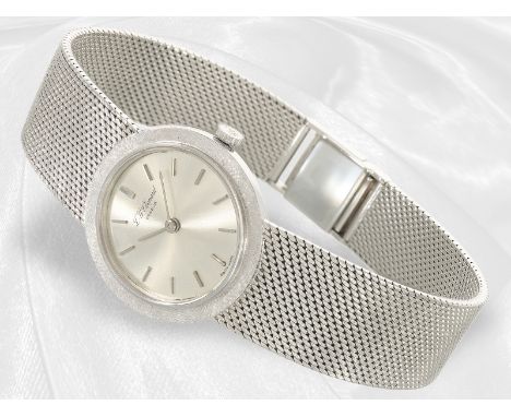 Armbanduhr: feine, weißgoldene vintage Damenuhr von Chopard, Handaufzug, 18K Weißgold: Ca. Ø24,5mm, ca. 17,5cm lang, ca. 48g,