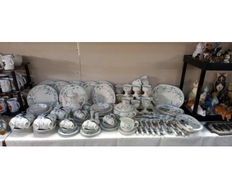 In excess of 100 pieces of Noritake Evendale pattern table ware with approx. 40 pieces of matching cutlery. COLLECT ONLY