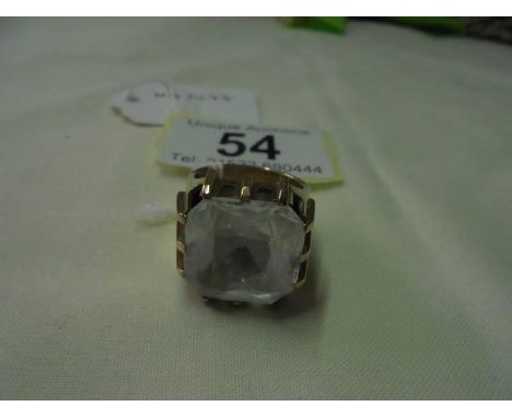 A large 9ct gold ring set clear stone, size M, 14.4 grams.