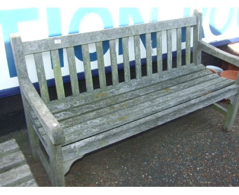 GARDEN BENCH