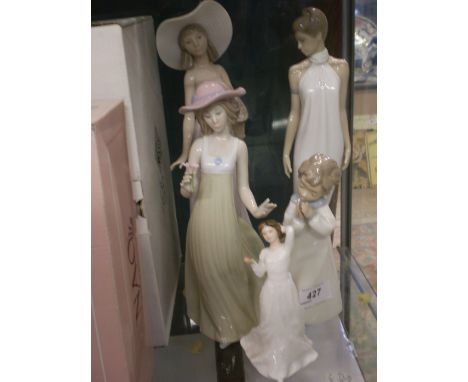 5 FIGURES TO INCLUDE 4 LLADRO NAO (BOXED) AND 1 ROYAL DOULTON WITH LOVE